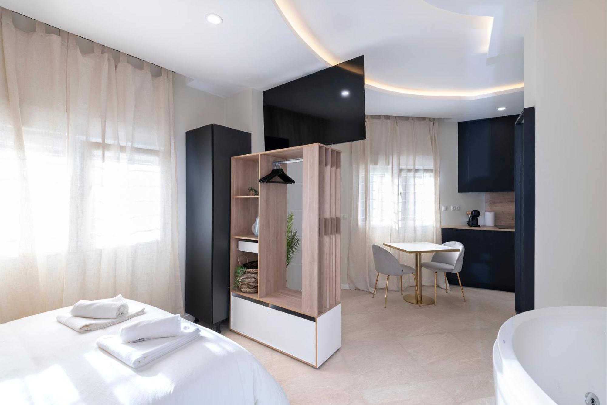 Апартаменти Malaga Boutique V.V Luxury Jacuzzy Екстер'єр фото