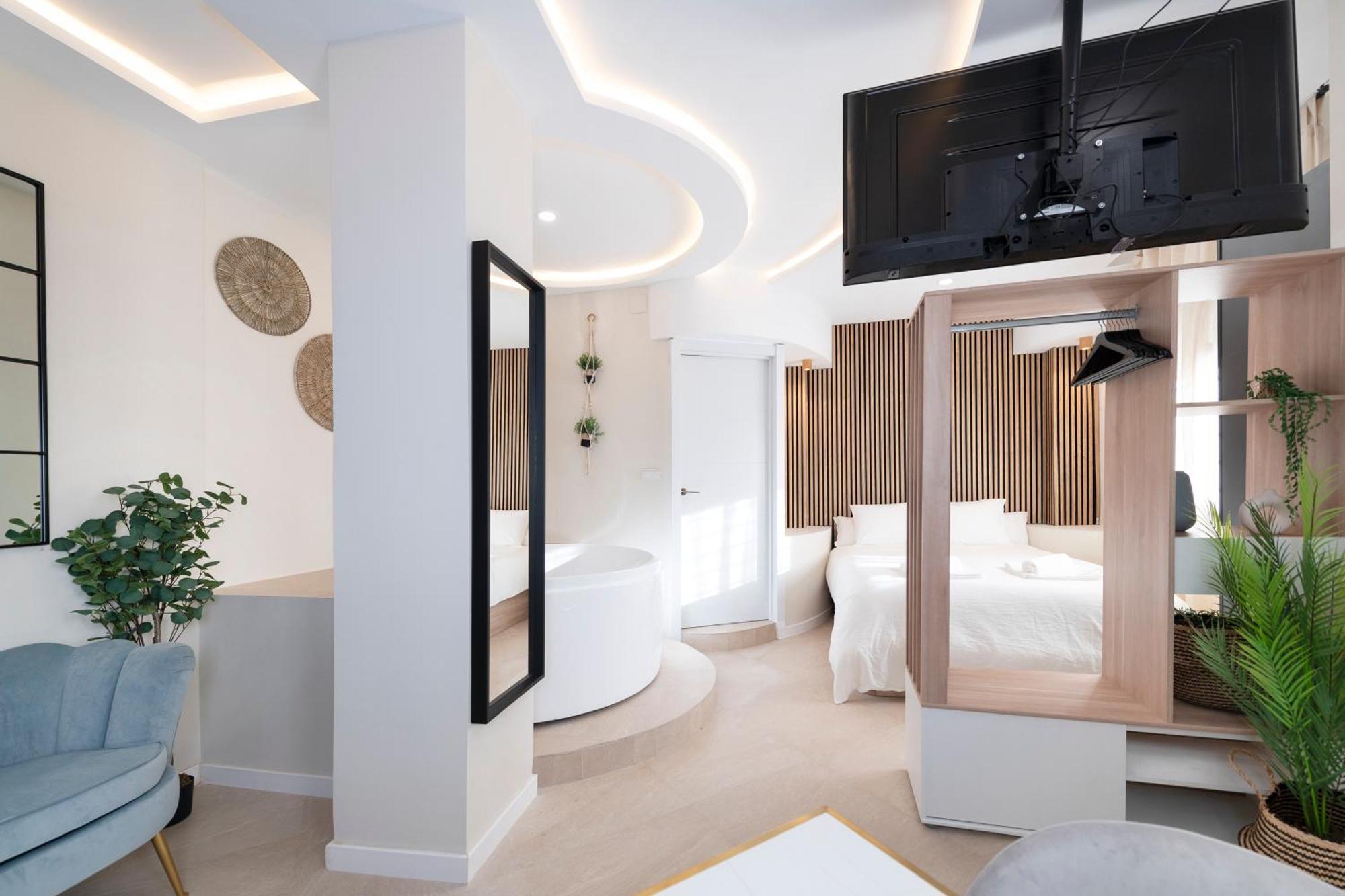Апартаменти Malaga Boutique V.V Luxury Jacuzzy Екстер'єр фото